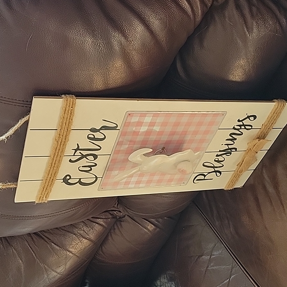 FREE W/$10.00 + Wooden Easter Hanging - Picture 3 of 3